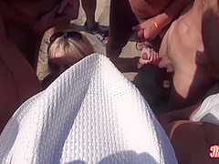 Therese Realise Un Fantasme: Un Bukkake Geant Sur Plage 15 Min - Therese Dune