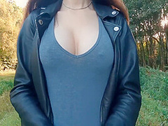 Boobwalk: Wiggly Overboob #2