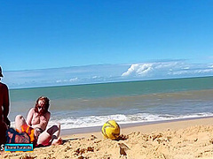 Perdemos A Buceta E Boquete No Futebol Para Um Homen Que Apareceu Do Nada Na Praia - Trisal - Threesome - Fudedordebuceta2017 E Lorrany Exotica 11 Min