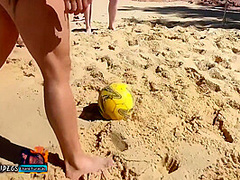 Perdemos A Buceta E Boquete No Futebol Para Um Homen Que Apareceu Do Nada Na Praia - Trisal - Threesome - Fudedordebuceta2017 E Lorrany Exotica 11 Min