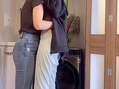 Mi Hermanastro No Esta En Casa Y Yo Termino Jugando Con Su Esposa A Medico Y A La Paciente Para Curar Todos Sus Males Haciendo El Amor Sobre La Lavadora 7 Min