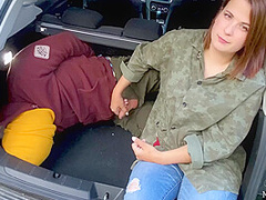 I Bondage The Guy Threw Him Into The Trunk And Handjob Him