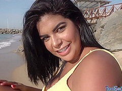 Bigass n bigtits POV babe public fucked outdoor on beach