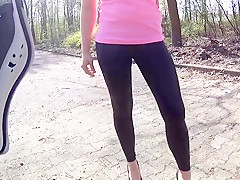 Blonde nutte draussen gefickt und angewichst!