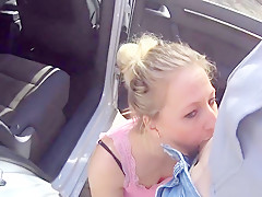 Blonde nutte draussen gefickt und angewichst!