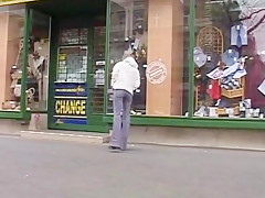 Outdoor - peeing 1 of 4