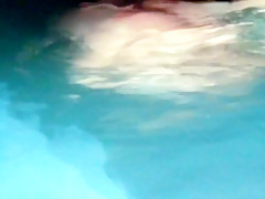 Homemade anal: she gave me her ass in the pool to refresh it