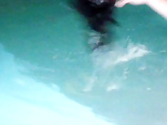 Homemade anal: she gave me her ass in the pool to refresh it