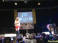 Cocksharing Show on Stage