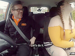 BBW amateur slut fucked outdoor in car by driving instructor
