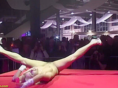 Public Dildo Show with Flexi Stepdaughter