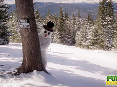 Helpless Brandi de Lafey Strokes A Lonely Snowman - Public Handjobs