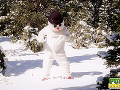 Helpless Brandi de Lafey Strokes A Lonely Snowman - Public Handjobs