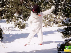 Helpless Brandi de Lafey Strokes A Lonely Snowman - Public Handjobs