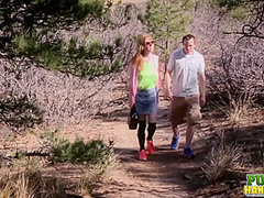 Kierra Wildes Outdoor Hike Turns Into a Handjob - Public Handjobs