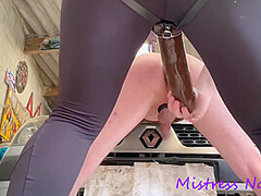 Pegging Strapon Anal En Exterieur In Garage Orgasm