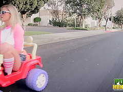 Jessa Rhodes gets pulled over and jerks off a cop - Public Handjobs