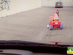 Jessa Rhodes gets pulled over and jerks off a cop - Public Handjobs