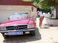 Busty Slut Waxes Car Washer’s Bbc With Yorgelis Carrillo And Day Light