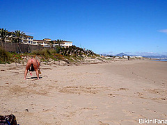 Big ass bikini amateurs playing beach tennis