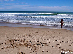 Big ass bikini amateurs playing beach tennis