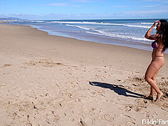 Big ass bikini amateurs playing beach tennis