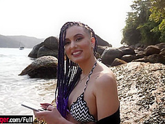 Hot latin amateur from Brazil Luara Amaral picked up on the beach and sex