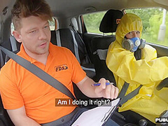 Masked n uniformed babe car fucked outdoor by driving tutor