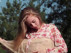 With Flowers With Linda Blonde