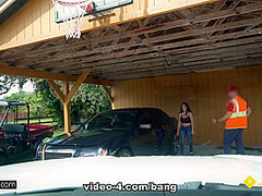 Gabriela Lopez gets a free repair after fucking the mechanic - BangRoadsideXxx