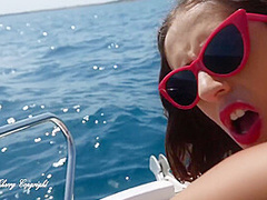 Promenade Coquine En Bateau Pres Du Malgre Le Vent Et Les Vagues With Cap D'agde