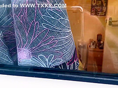 Lucky Peeping Tom Delivery Guy Gets An Eye Full After Peeping In Delivering Parcel