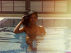 Poolside Pussy Gape - PornWorld