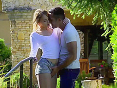 Kira Thorn - Bangs Her Landscaper In The Beautiful Outdoo