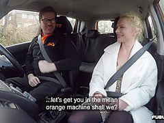 Driving student busty babe public fucked outdoor in the car