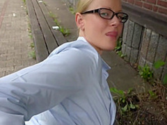 Lehrerin der Tochter fur bessere Noten gefickt