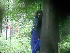 Girls pee outdoor voyeurr ( gizli cekim )