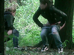 Girls pee outdoor voyeurr ( gizli cekim )
