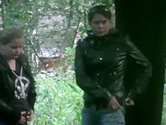 Girls pee outdoor voyeurr ( gizli cekim )