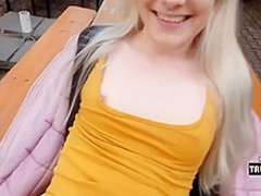 18yo Wird Outdoor Auf Tisch Gefickt!!