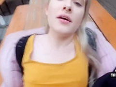 18yo Wird Outdoor Auf Tisch Gefickt!!