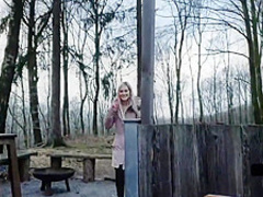 18yo Wird Outdoor Auf Tisch Gefickt!!