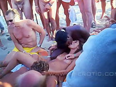 Public Sex On A Nude Beach Pleasing The Crowd