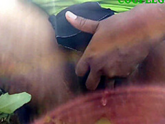 Khet Chupke Se Fingering Kar Rahi Thi Maine Dekha