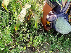 Khet Chupke Se Fingering Kar Rahi Thi Maine Dekha