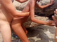 Leona Senna - Gangbang Com Novinha Perdida Em Praia No Meio Do Mato Tirando Leites De Velhos E Estranhos ( Completo No Red) 10 Min