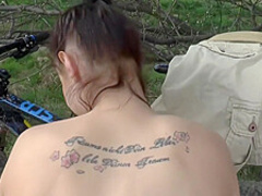 Young Devotion In Fickt Bei Einer Fahrradttour Im Urlaub