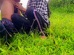 නුවරඑළියේ පට්ටම කැලේ හිකිල්ල Very Hot Sri Lankan Couple Fuck In Public Outdoor & Cum In Mouth