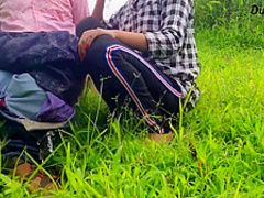 නුවරඑළියේ පට්ටම කැලේ හිකිල්ල Very Hot Sri Lankan Couple Fuck In Public Outdoor & Cum In Mouth