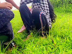 නුවරඑළියේ පට්ටම කැලේ හිකිල්ල Very Hot Sri Lankan Couple Fuck In Public Outdoor & Cum In Mouth